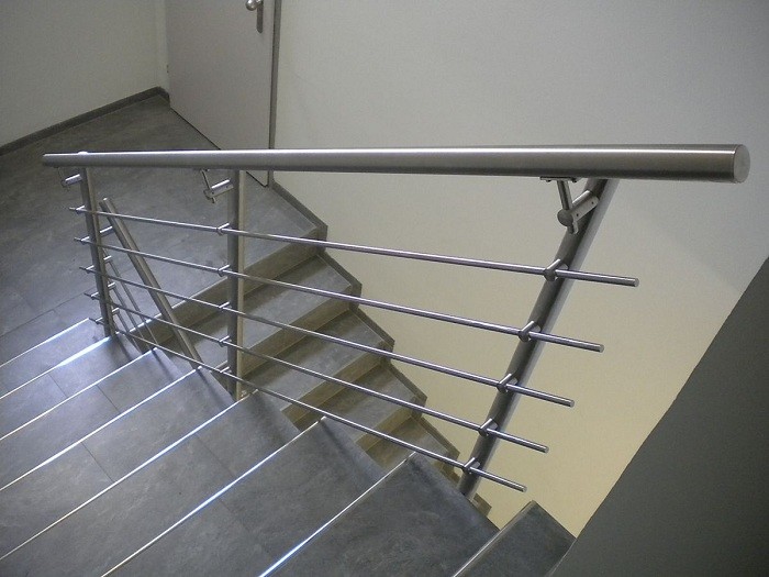 Balustres modernes de balustrade d'acier inoxydable pour la barrière d'escalier/terrasse/piscine